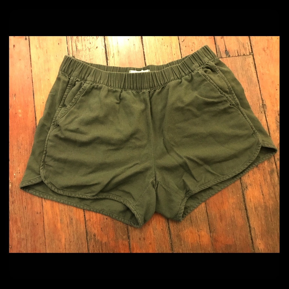 Madewell pull-on shorts in army green linen
